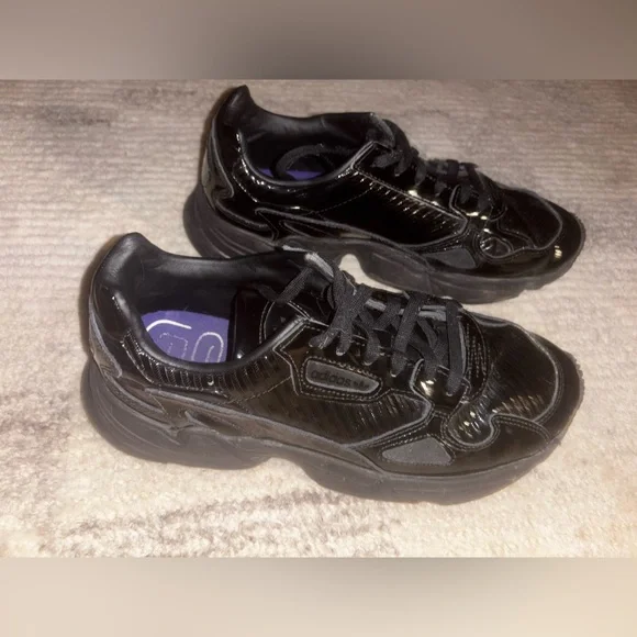 Adidas Falcons Out Loud - Picture 5 of 5